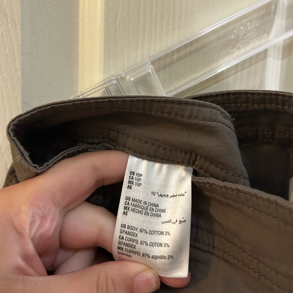 Style & Co Women’s Zip-Pocket Cargo Shorts - Picture 8 of 12